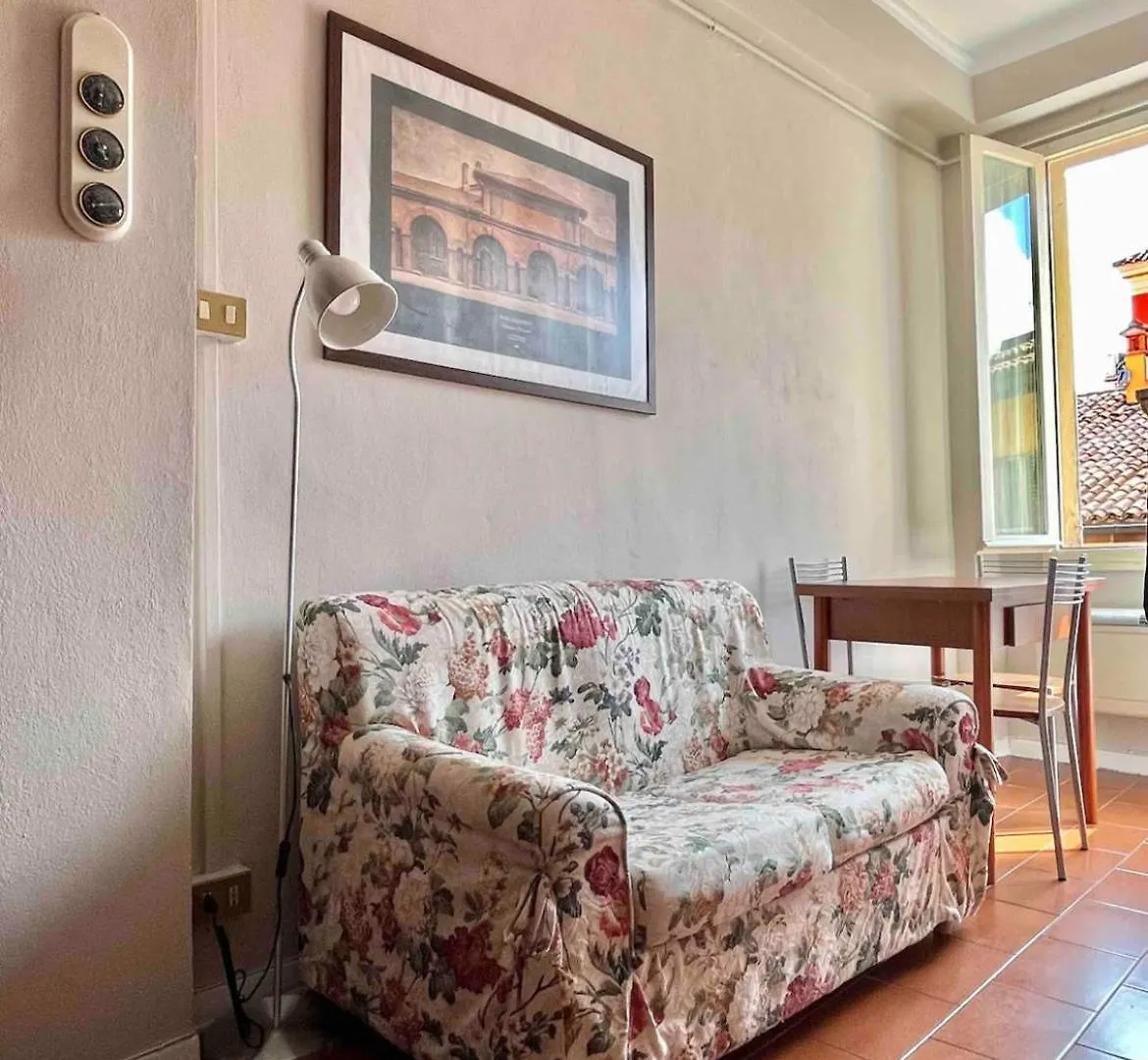 Beasuite-Bologna Centro 0*, Bologna